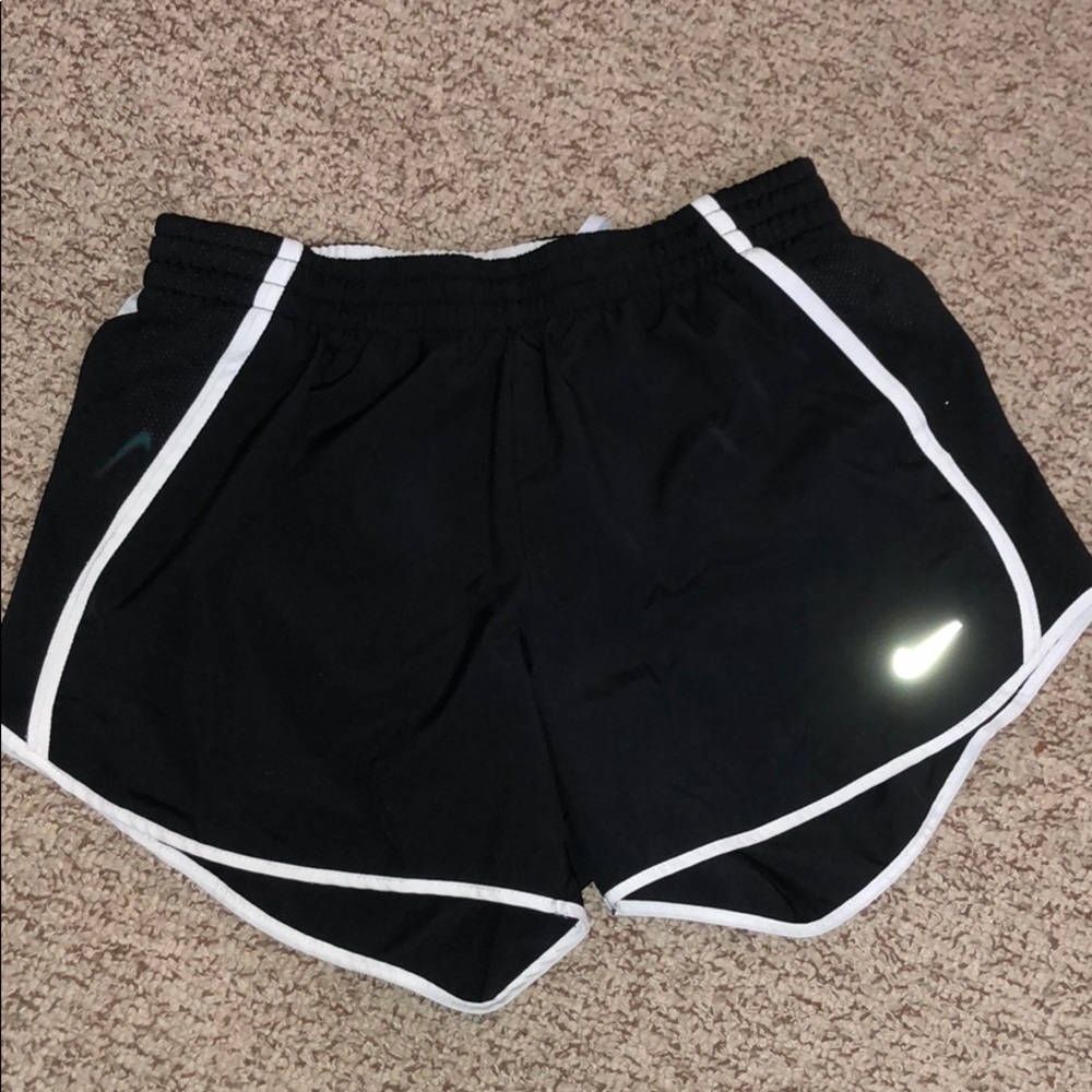 Nike dri fit shorts size small